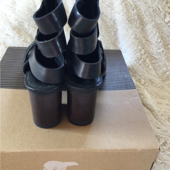 Sorel boots - Picture 3 of 7